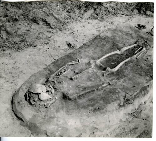 Une sépulture de la cimetière de Cikó (Hungría)