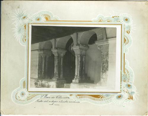 Iglesia de San Pedro de Villanueva. Cangas de Onís (Asturias) - Restos del antiguo claustro románico