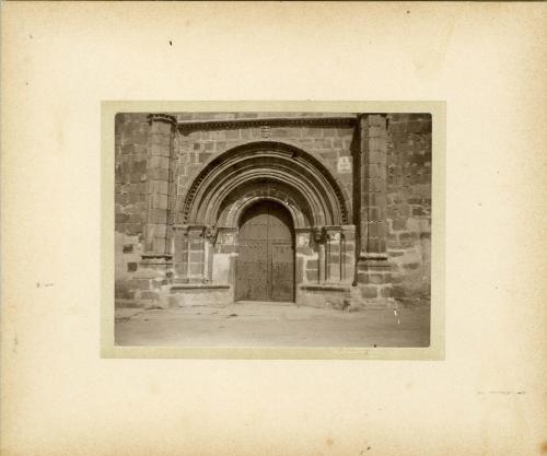 ÁVILA. Fachada de la iglesia de Santo Domingo