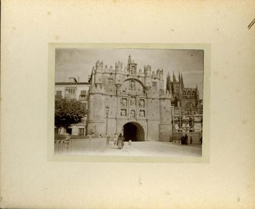 BURGOS. Arco de Santa María