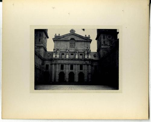 ESCORIAL. Patio de Reyes