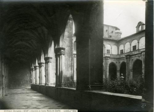 Estella (Navarra) Claustro de Santa María de Irache