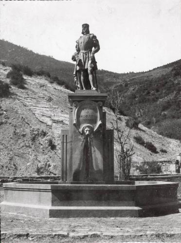 Monumento a Pedro Navarro en Garde (Fructuoso Orduña)