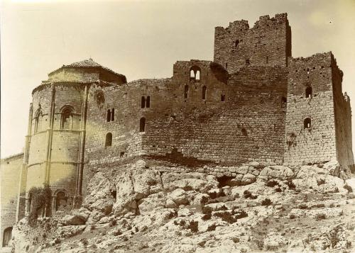 HUESCA. Castillo de Loarre desde el lado este