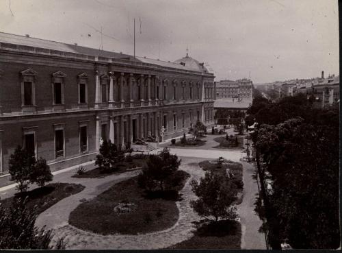 MADRID: Museo Arqueológico. Fachada de la Calle de Serrano