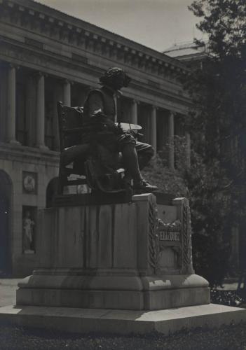 MADRID: MONUMENTO A VELÁZQUEZ: junto a la fachada principal del Museo del Prado