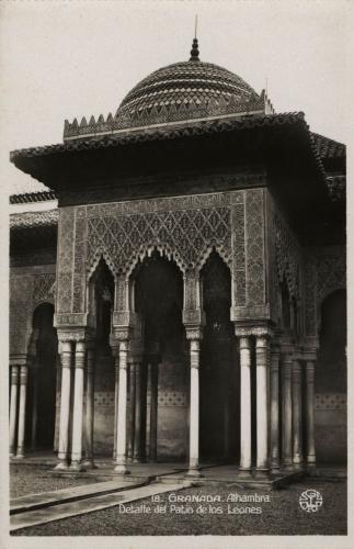 Granada. Alhambra. Detalle del patio de los Leones