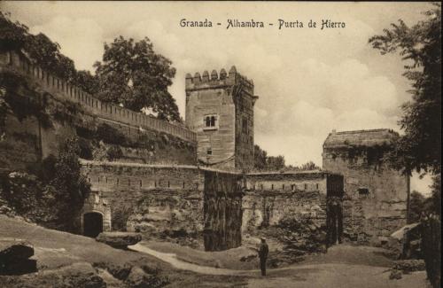 Granada. Alhambra. Puerta de Hierro