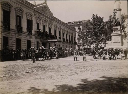 MADRID: COMITIVA REAL:  “Apertura de Cortes en 1901”