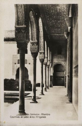 GRANADA. Alhambra. Columnas del Patio de los Arrayanes