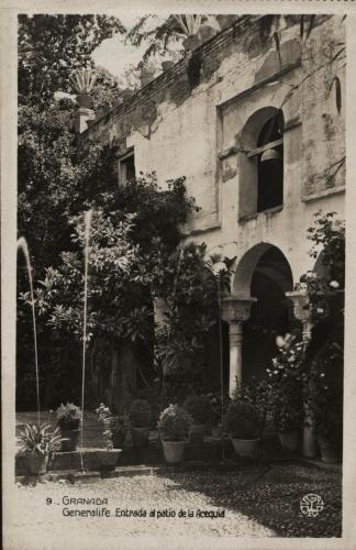 GRANADA. Generalife. Entrada al patio de la acequia