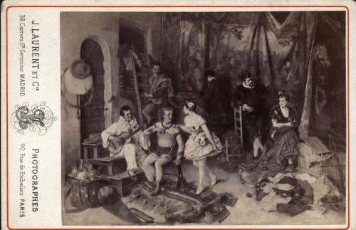 Representación teatral con músicos y  malabaristas