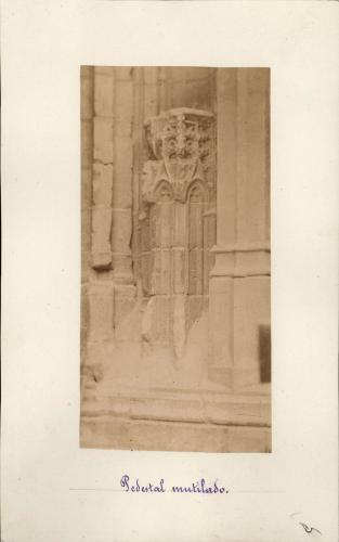 Sevilla. Catedral. Pedestal mutilado