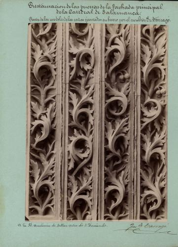 Piezas en barro para la restauración de las puertas en la fachada de la catedral de Salamanca