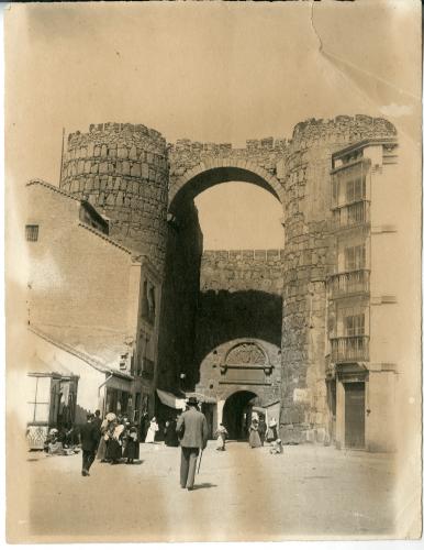 Ávila. Puerta dl Alcázar