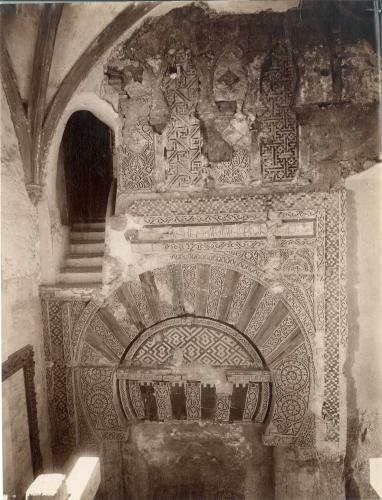 Córdoba. Mezquita. Puerta del Chocolate o Puerta de bayt-al-mal, muro de al-hakam