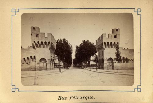 Avignon. Calle Petrarca