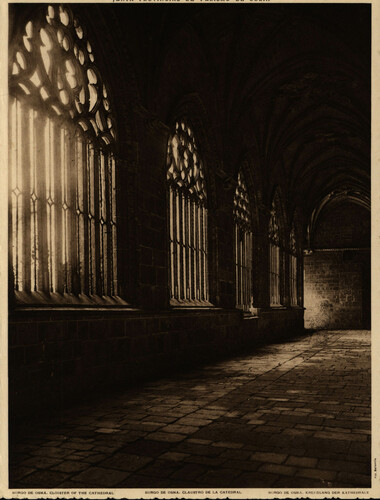 Burgo de Osma. Claustro de la Catedral. 