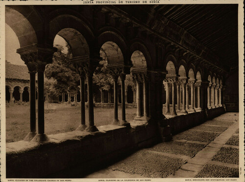 Soria. Claustro de la Colegiata de San Pedro. 