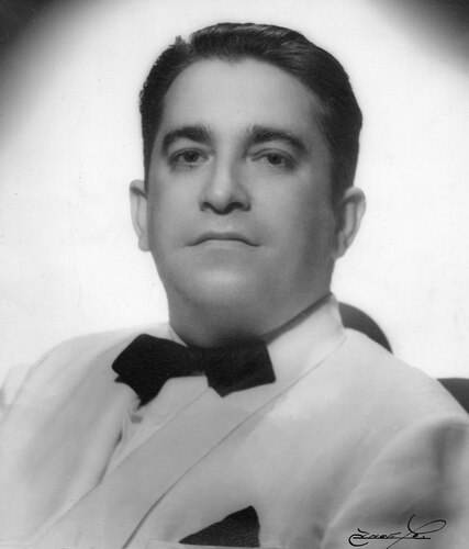 Mira que eres linda : bolero / Julio Brito ; [intérprete Antonio Machín].